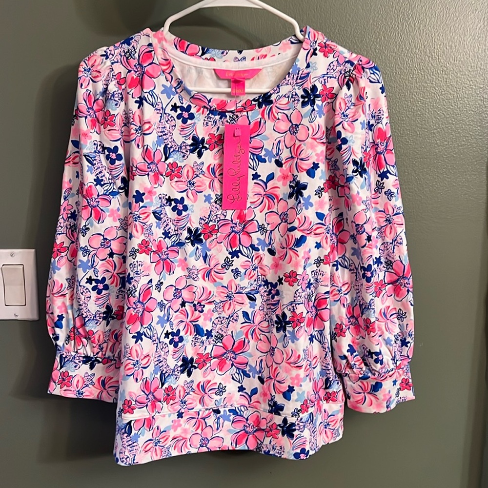 New with tags, womens, size medium, Lilly Pulitzer top.